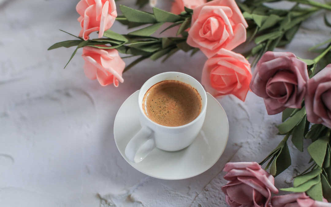 Hoe koffie en cafeïne je slaap beïnvloeden volgens de wetenschap